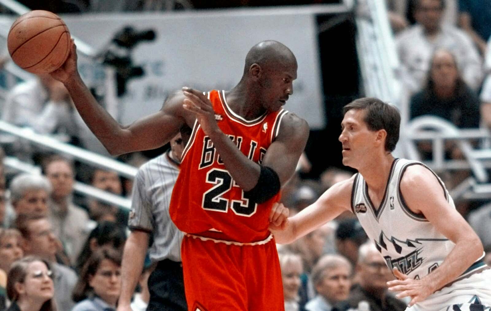 Camiseta de Michael Jordan se vende por 14 millones de dólares