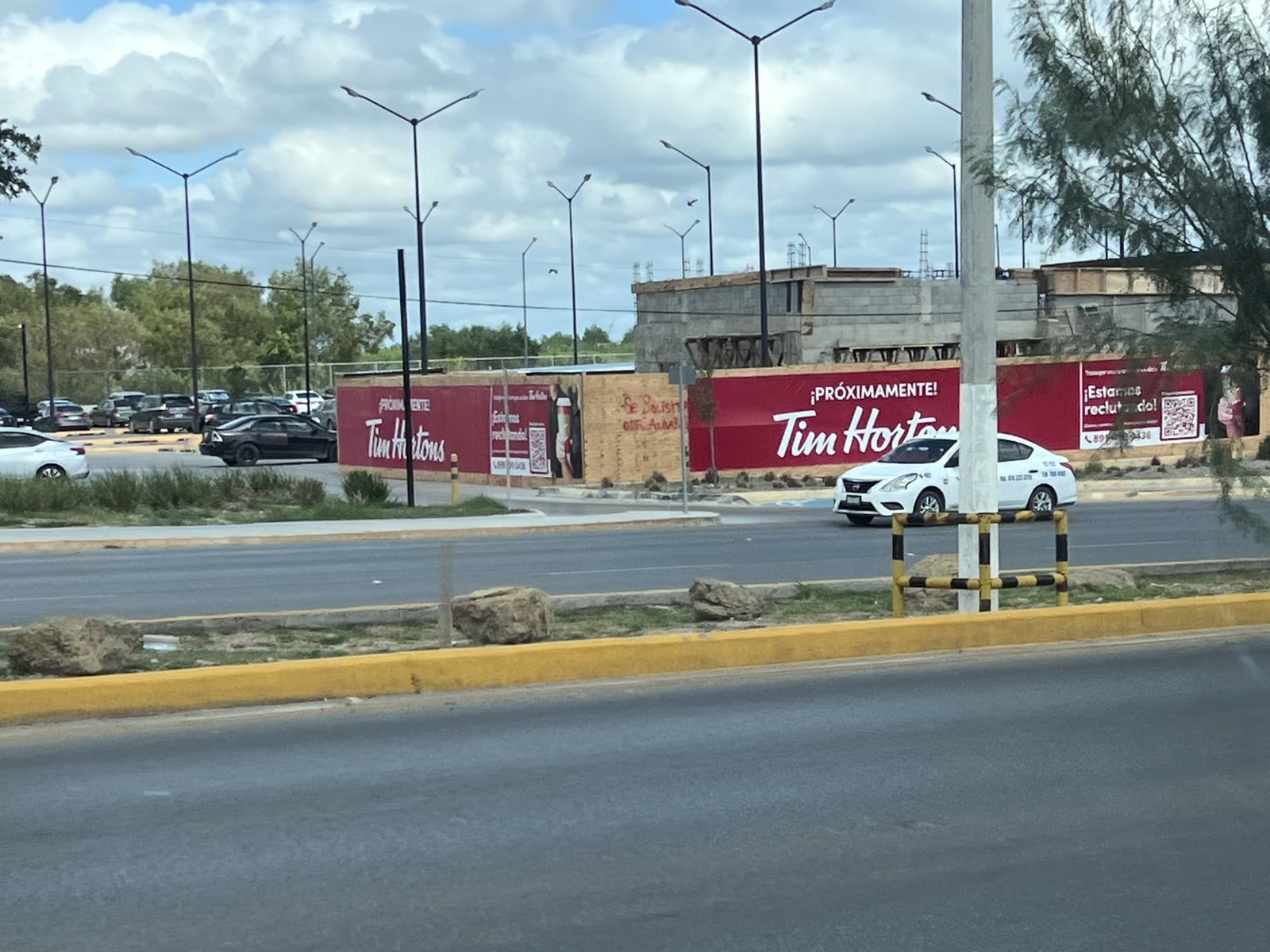 Cafetería canadiense invierte en nueva sucursal en Piedras Negras; obra avanza en Vía Plaza