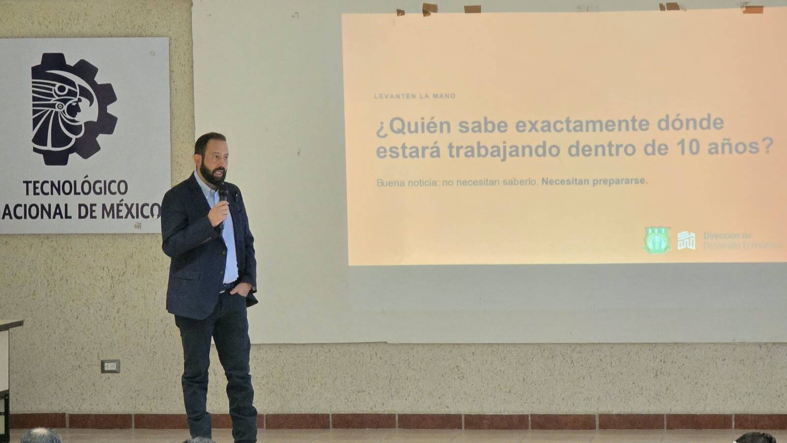 Analizan retos del mercado laboral en simposio del Tecnológico de Torreón