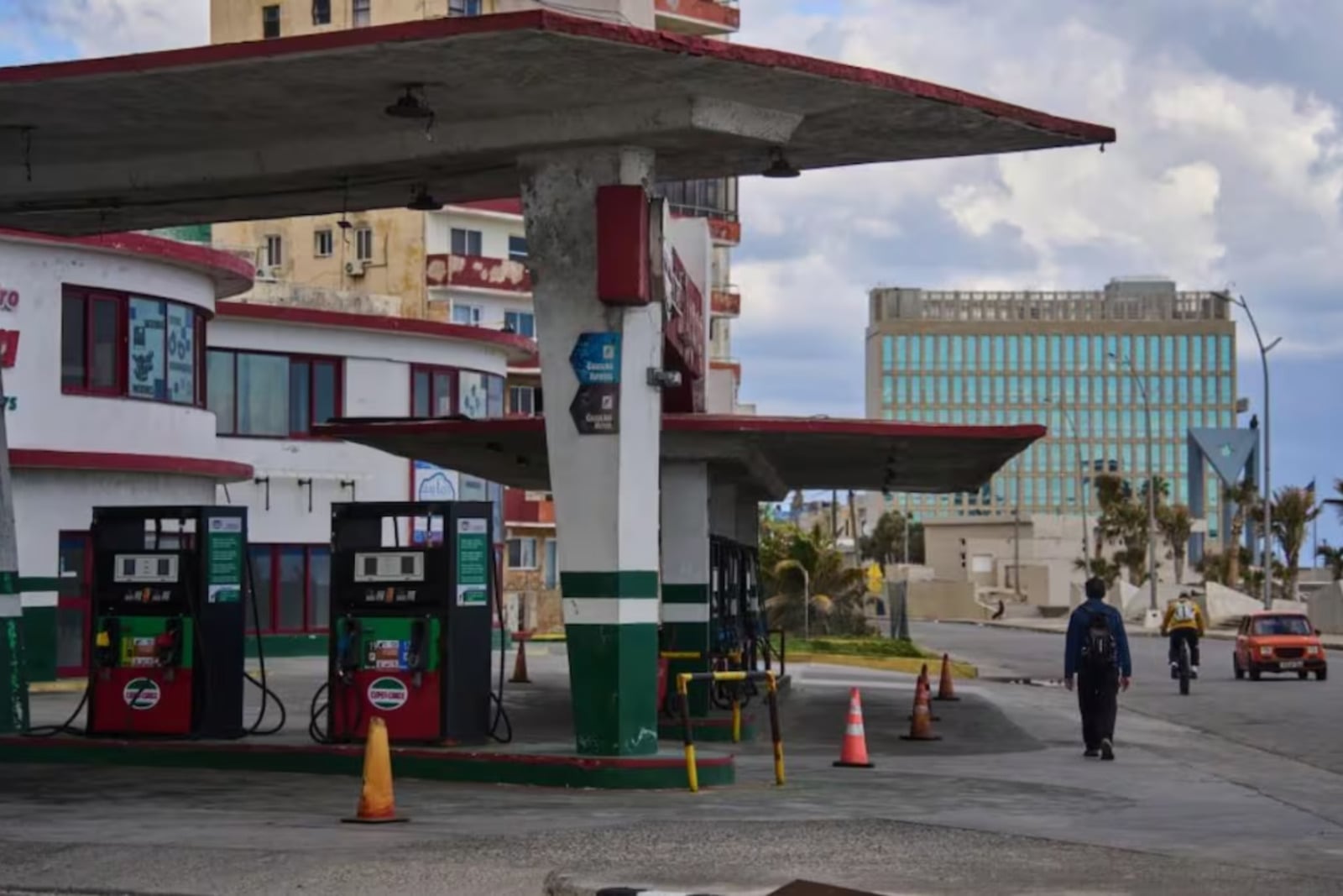 Cuba niega vínculos con 90 cargamentos de combustible interceptados por EU