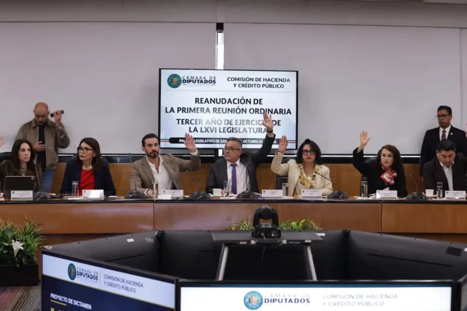 Diputados aprueban cambios a la Ley Federal de Derechos y al ISR para 2027