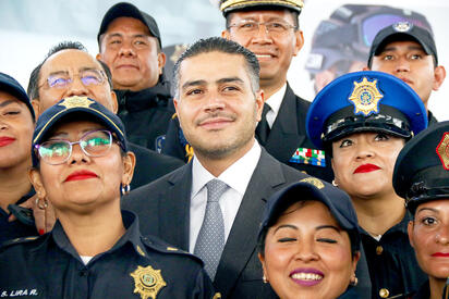 Sheinbaum revela cuánto ganan los policías y plantea nuevos aumentos