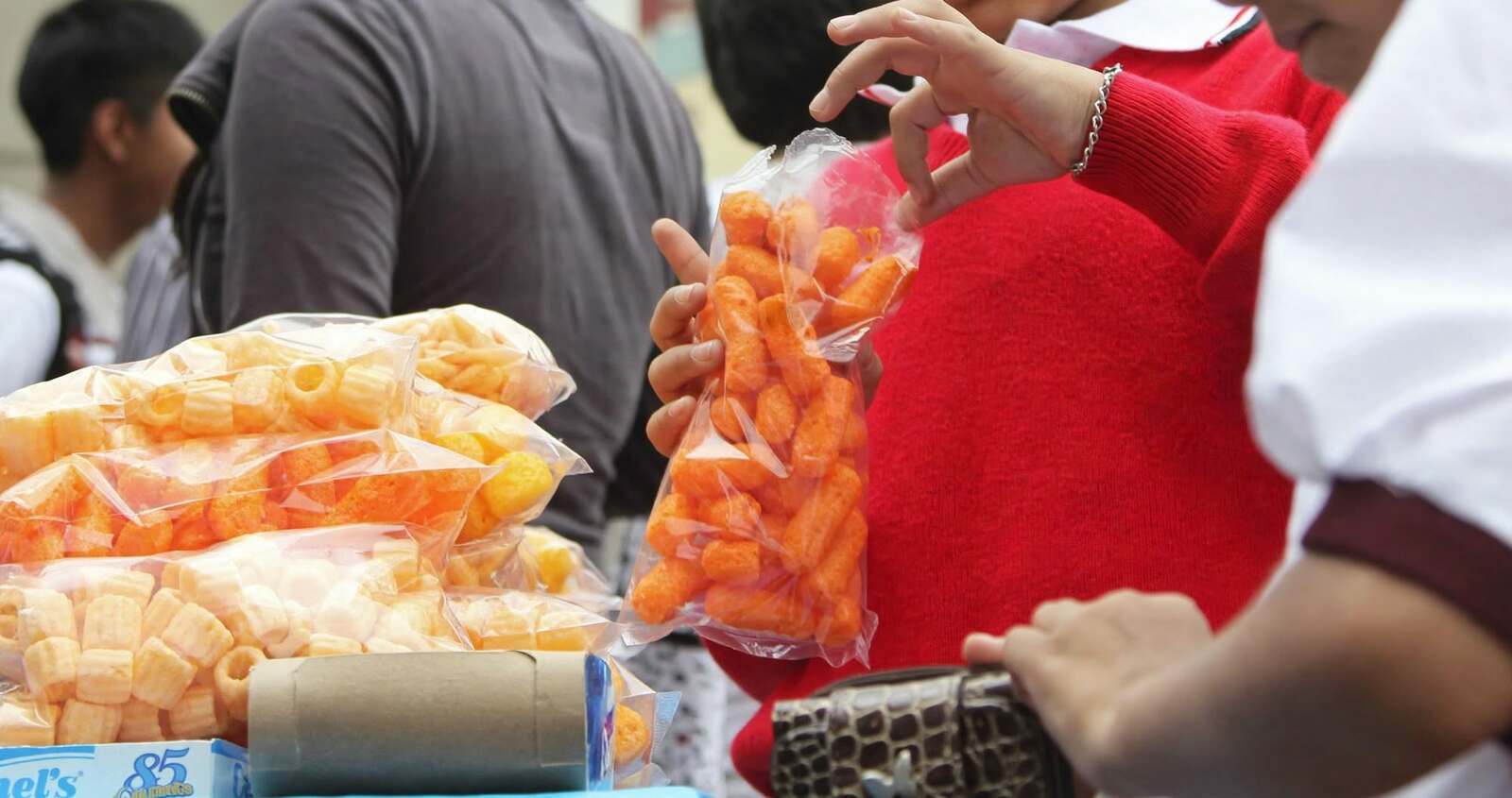 SCJN avala medidas de la SEP y Salud para regular alimentos en planteles educativos