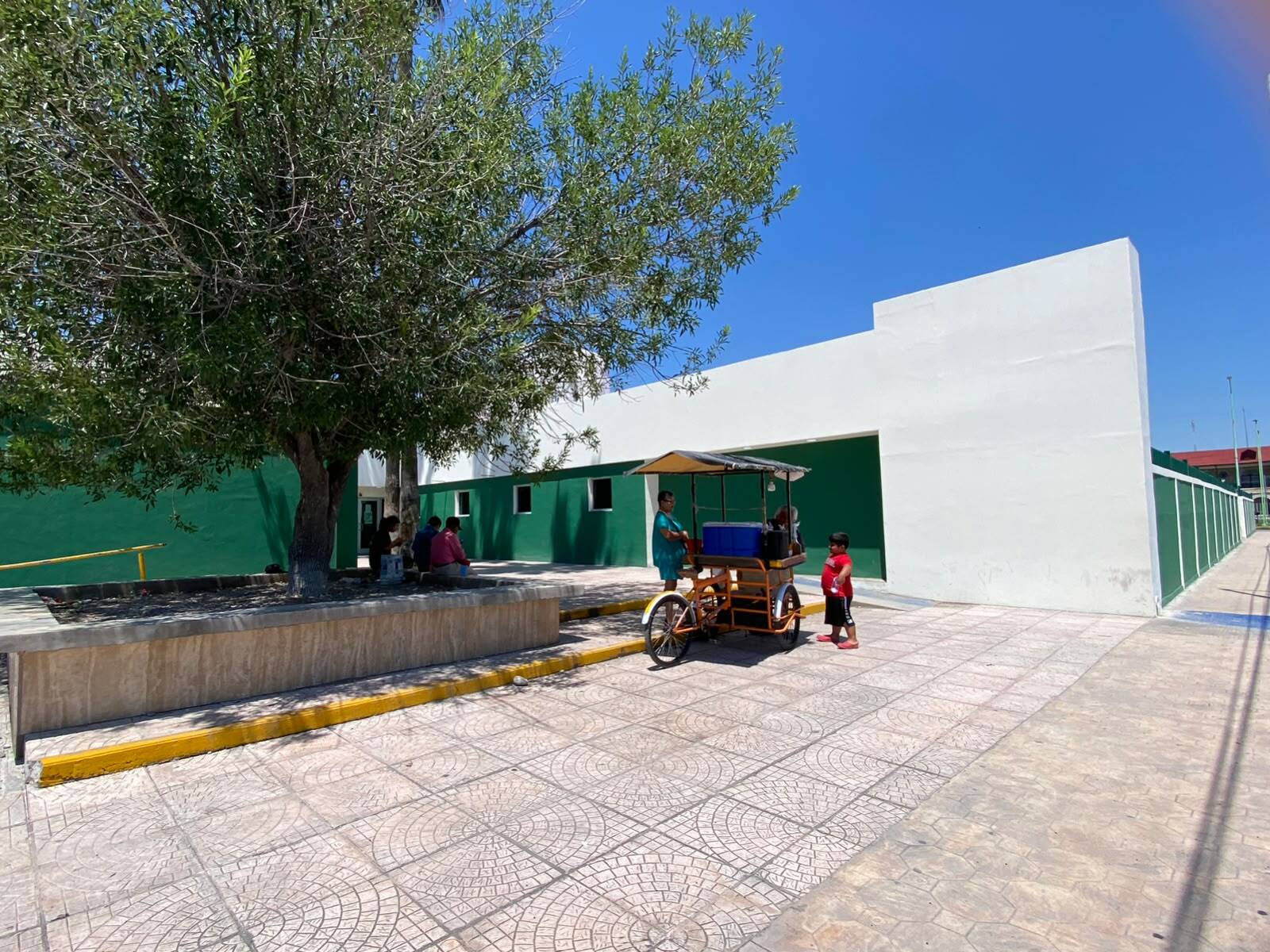 Clínica 9 del IMSS opera con normalidad pese a protestas laborales
