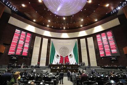 Diputados avalan aumentos a servicios federales para 2027