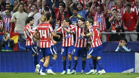 Barrios y Lookman anotaron en el triunfo del Atlético sobre United