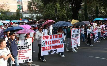 Cerca de 500 mil trabajadores del IMSS votan este miércoles para aceptar o rechazar el incremento salarial global de 6.8% acordado con el sindicato.  Cerca