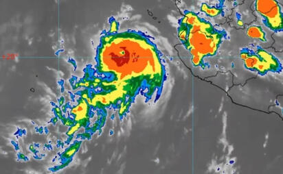 Huracán Simón sigue frente a Jalisco; Trudy traerá lluvias