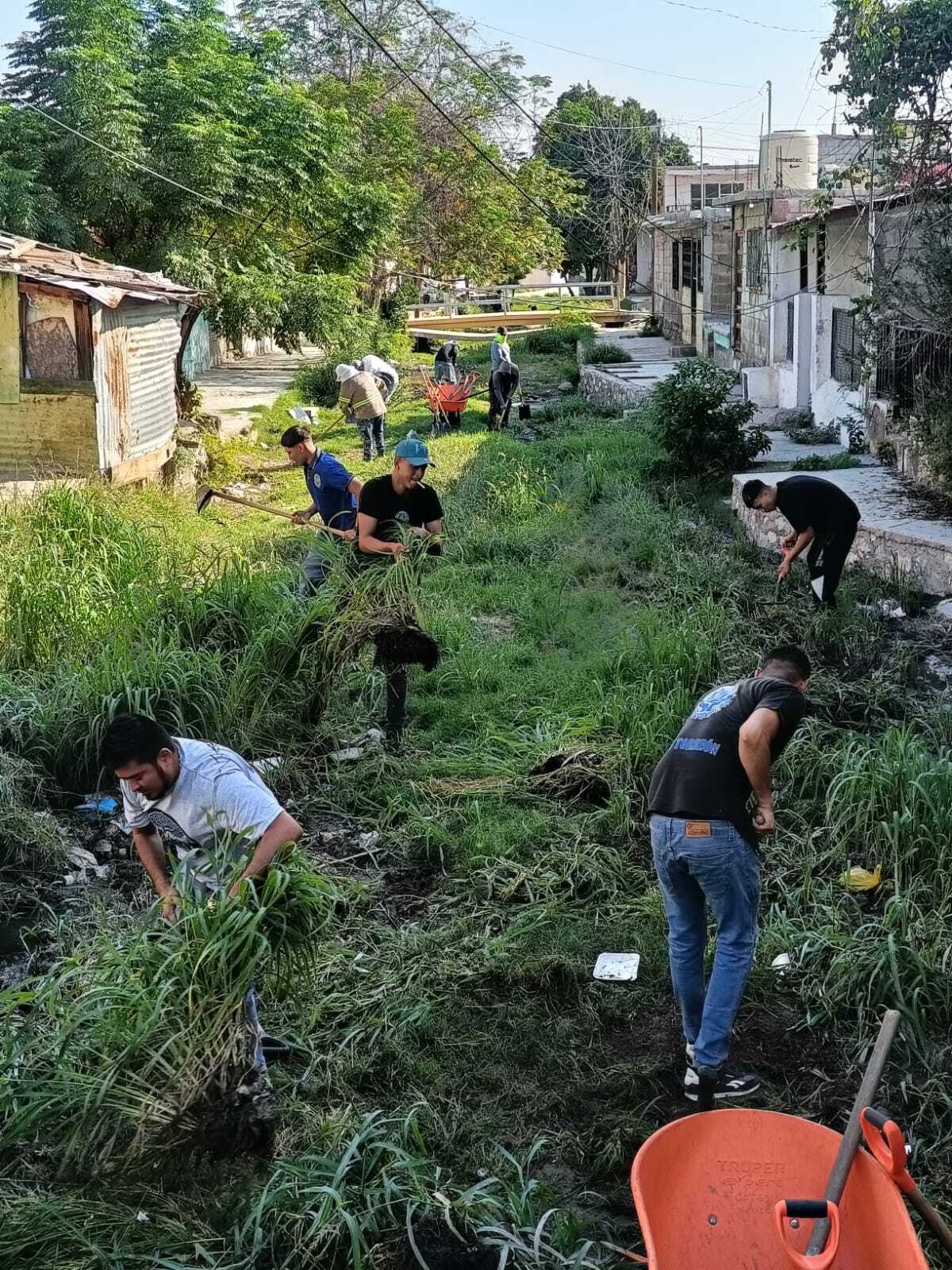 Torreón refuerza limpieza de canales y alcantarillas ante las lluvias