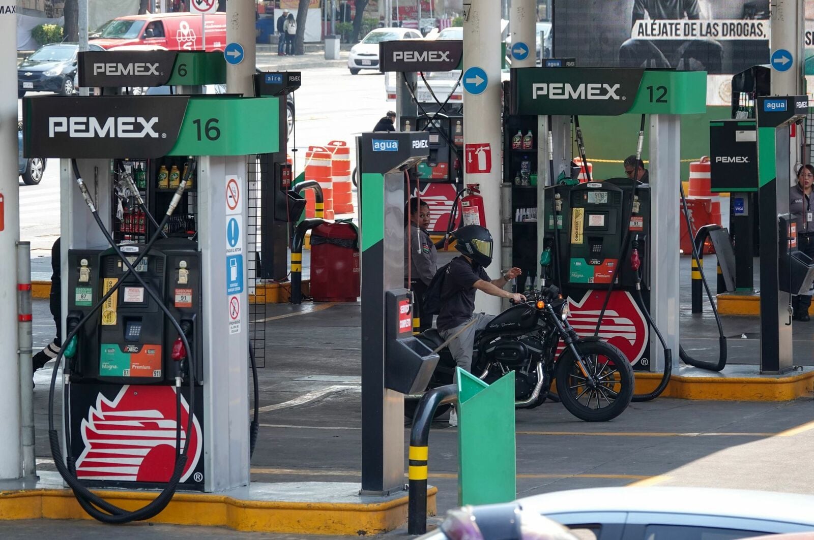 Permisos pendientes frenan inversión de 7,218 mdp en gasolineras 2.