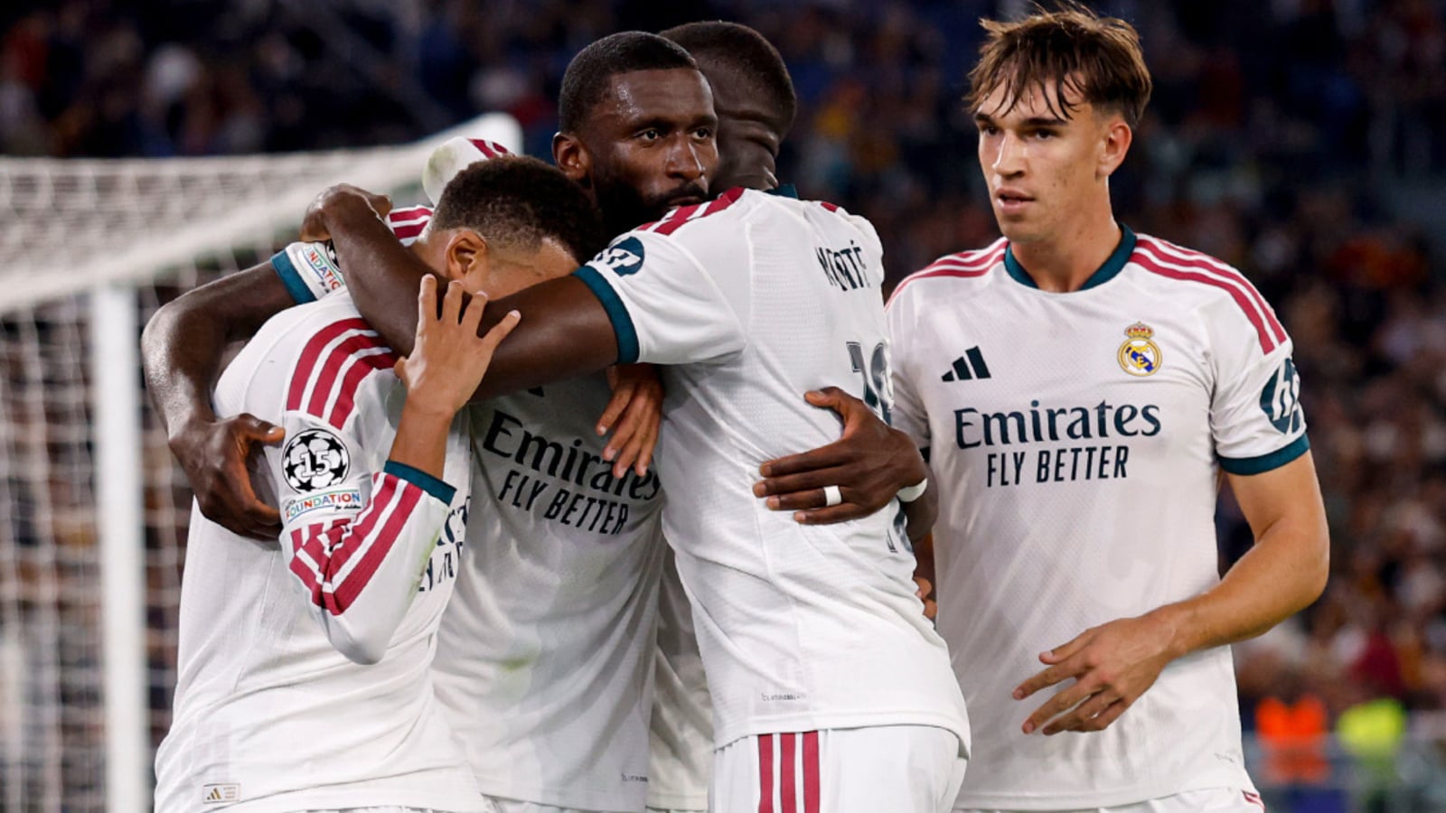 Real Madrid vence a la Roma con tres goles en el cierre del partido