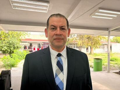 La obra contempla dos niveles adicionales, nuevos salones y espacios comunes para concentrar a todos los estudiantes.  La Escuela Normal de Monclova recibirá