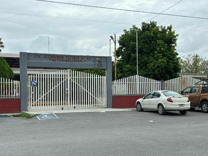 SEP supervisa retiro de techumbre en secundaria de Frontera