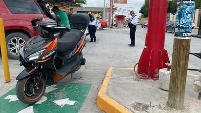 Motociclista resulta lesionado tras chocar contra un Jetta en Monclova