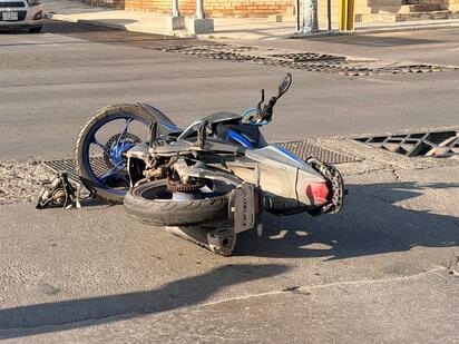 Motociclista de 23 años termina en el hospital tras choque en Saltillo