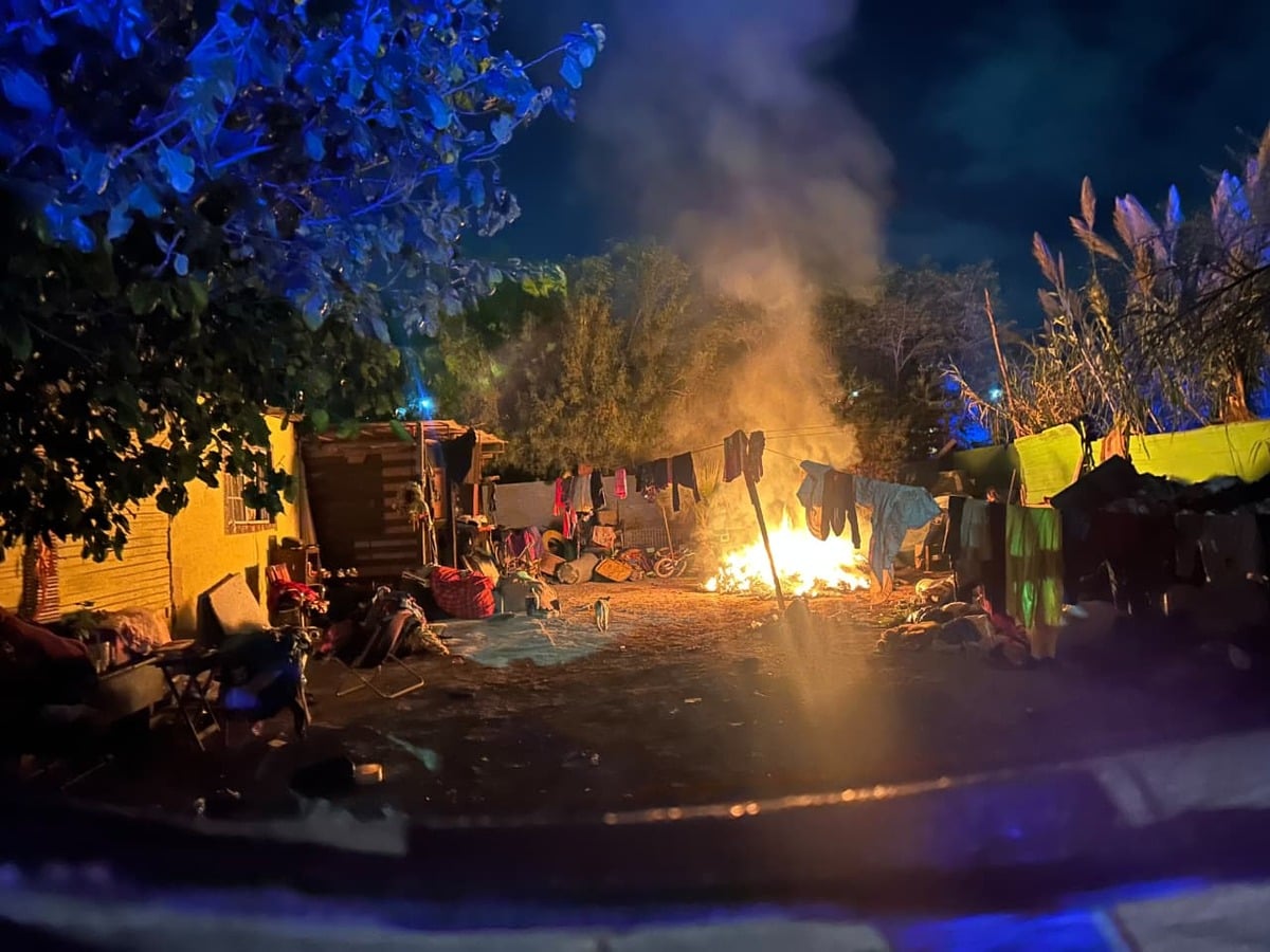 Reportan incendio de vivienda en la 2 de Abril, pero solo ardían basura y maleza