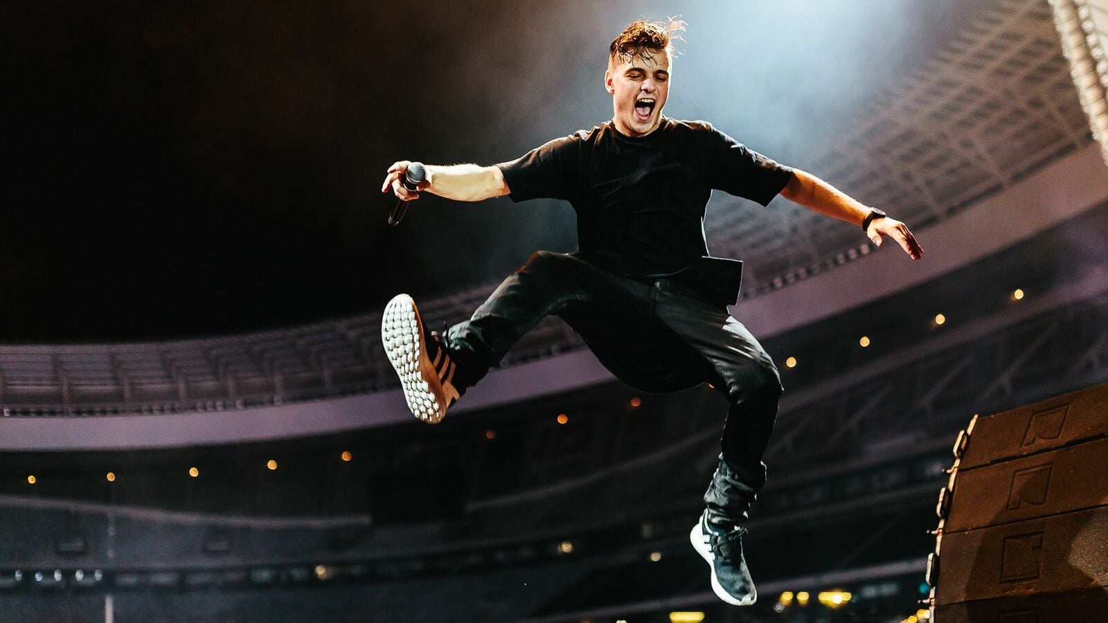 Martin Garrix toca en Tacos Atarantados de la colonia Roma Norte