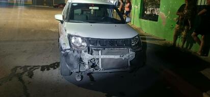 Choca Suzuki contra camioneta en bulevar San José