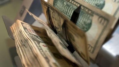 Deuda e intereses elevan el déficit fiscal de Estados Unidos