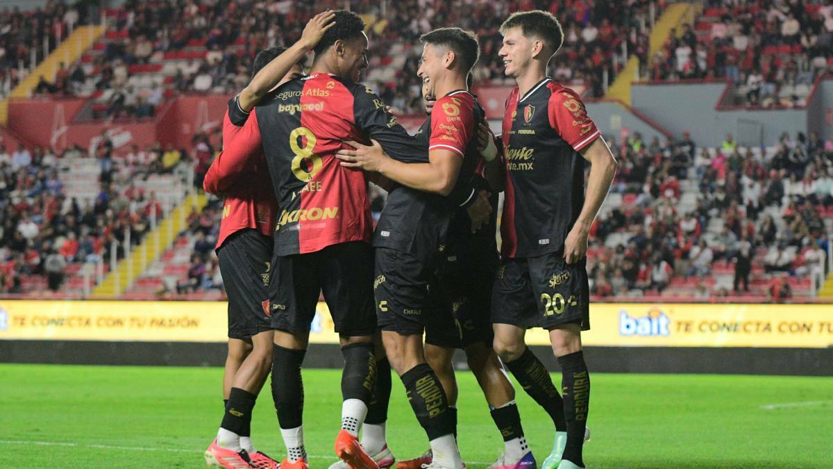 Atlas derrotó 2-0 al Necaxa en el Estadio Victoria y suma 21 puntos