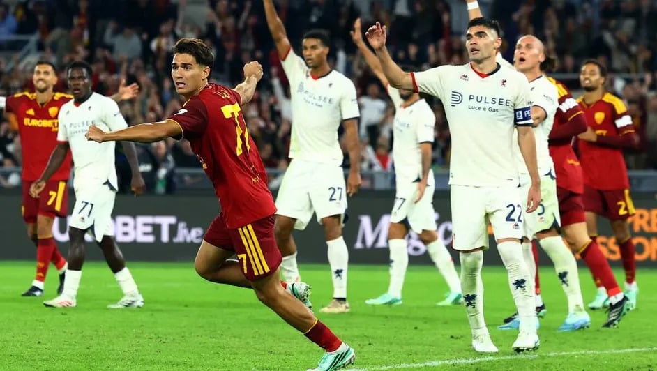 Genoa de Johan Vásquez cayó 2-0 ante Roma en la Serie A
