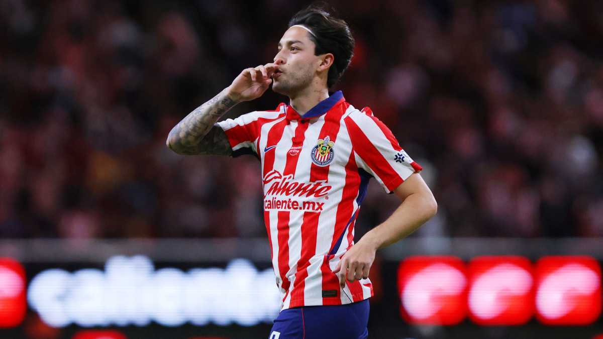 Chivas empató 1-1 con Tigres y no aprovechó la expulsión de Brunetta