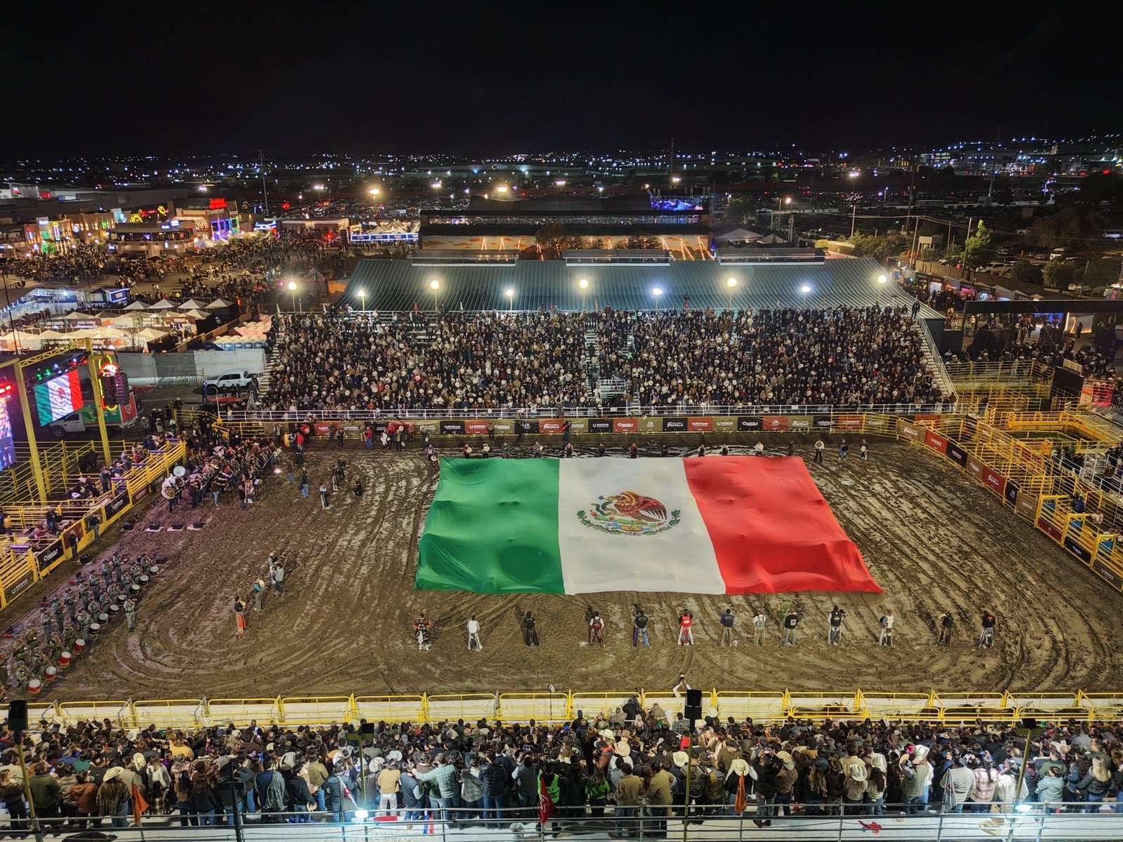 región: Impresionante evento con los mejores jinetes y montas región: Impresionante evento con los mejores jinetes y montas