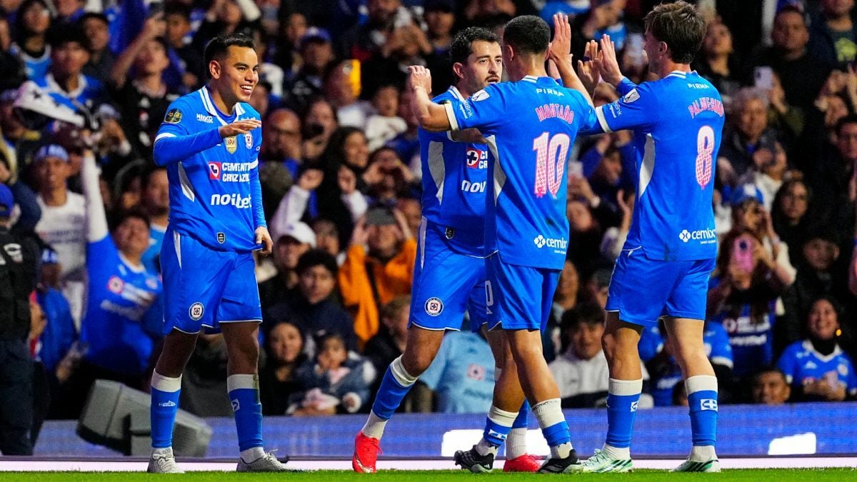 Cruz Azul volvió al triunfo con una goleada 5-0 sobre Juárez