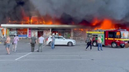 Un ataque masivo con drones ucranianos alcanzó infraestructura energética en Rusia y dejó un muerto, cinco heridos y miles sin electricidad.  Ucrania lanzó