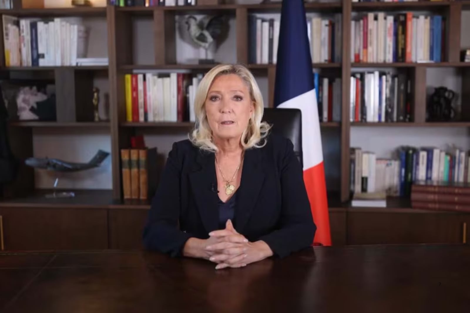 Macron perdió autoridad, acusa Marine Le Pen tras las protestas en Francia