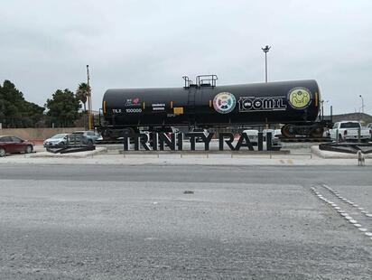 AHMSA La compañía busca recuperar sus equipos ferroviarios y reclama una indemnización por los daños derivados de su retención. La empresa Trinity Industries