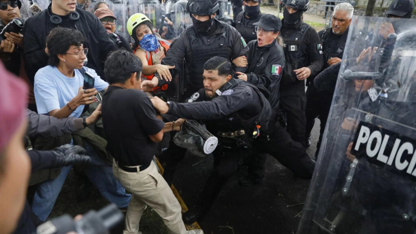 Segunda marcha por el agua en Guadalajara termina con actos violentos
