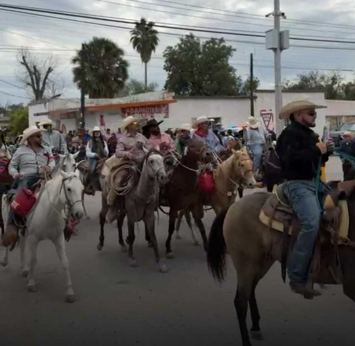 Cabalgata del Bicentenario reúne a decenas de participantes y fortalece economía de Allende
