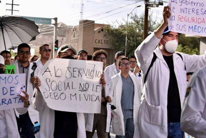 Médicos tendrán nuevas condiciones para realizar su servicio social en México