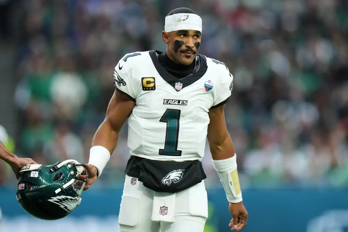Jalen Hurts se perderá el resto de la temporada por coágulos