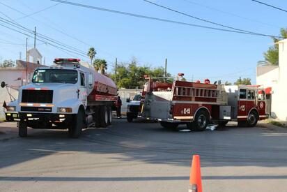 Voraz incendio causa destrozos en una vivienda de Monclova