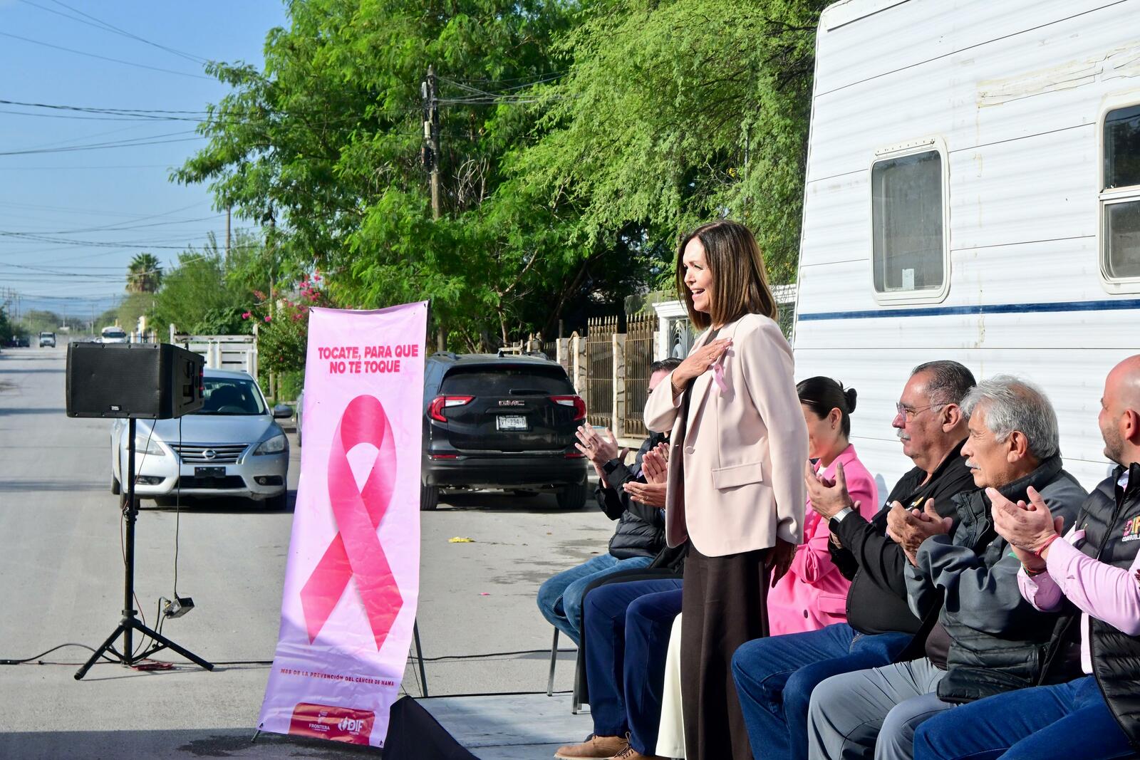Sari Pérez impulsa jornada contra el cáncer de mama y cervicouterino