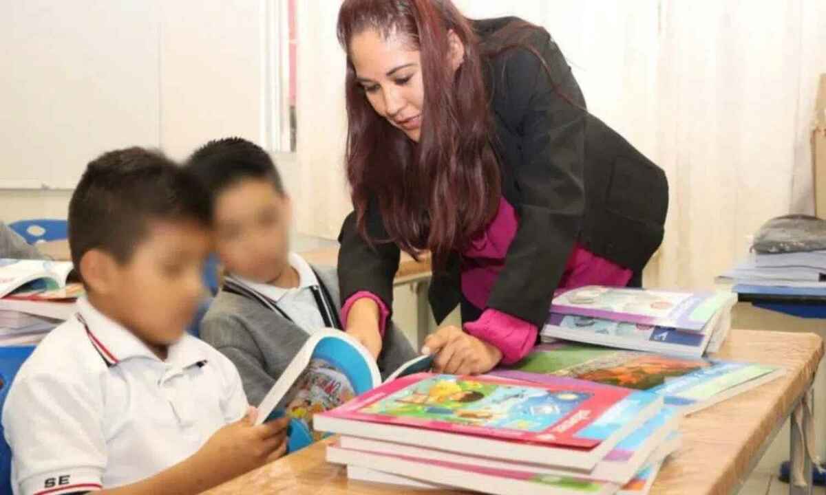 SEP escucha a docentes y perfila decisiones sobre libros de texto y formación magisterial