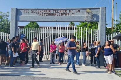 Este lunes retomaron las actividades presenciales tras acordar condiciones de acceso, mientras autoridades analizan el futuro de la techumbre.  Los alumnos