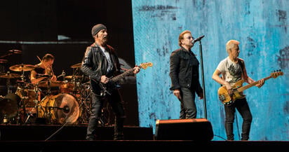 La banda irlandesa U2 encabezará el espectáculo de medio tiempo del partido entre Green Bay Packers y Los Angeles Rams, que Netflix transmitirá