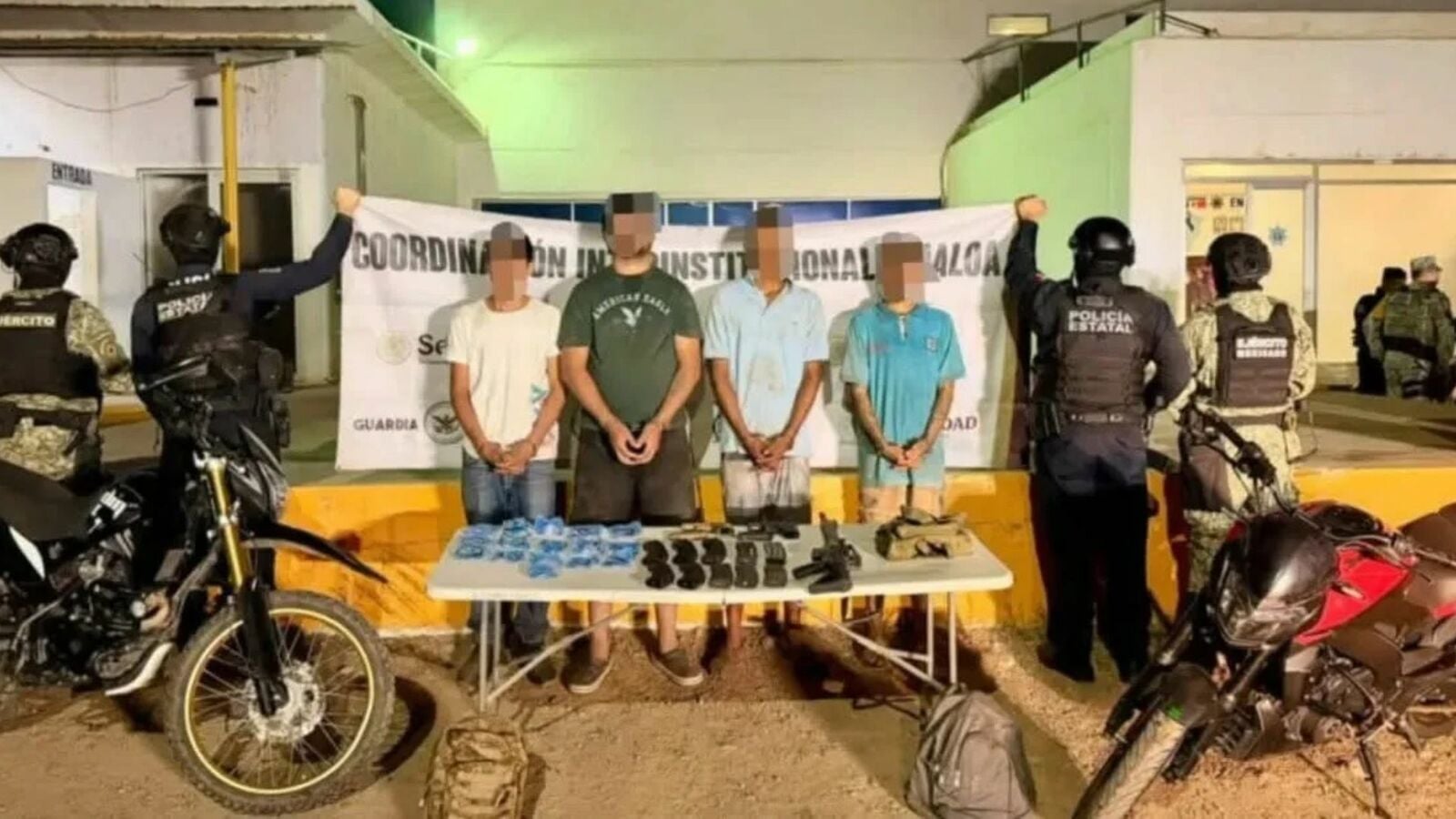 Detienen a 4 jóvenes con armas y drogas tras persecución en Rosario, Sinaloa