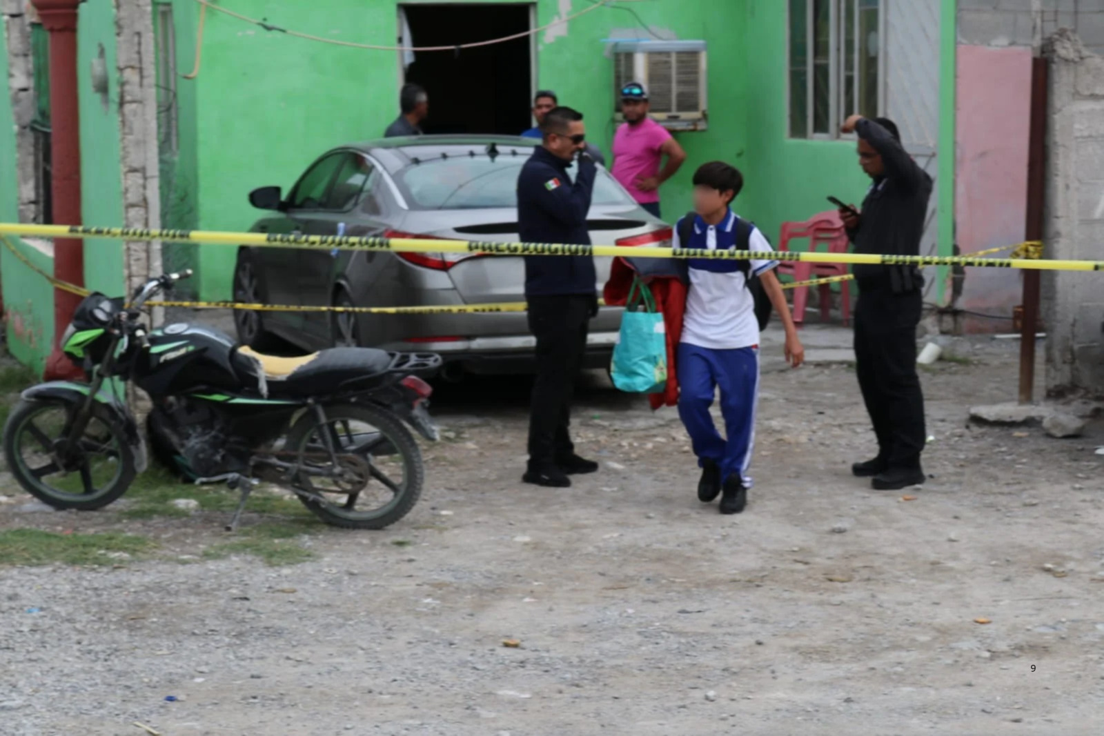 Menor encuentra muertos a sus padres; investigan posible feminicidio y suicidio en Monclova