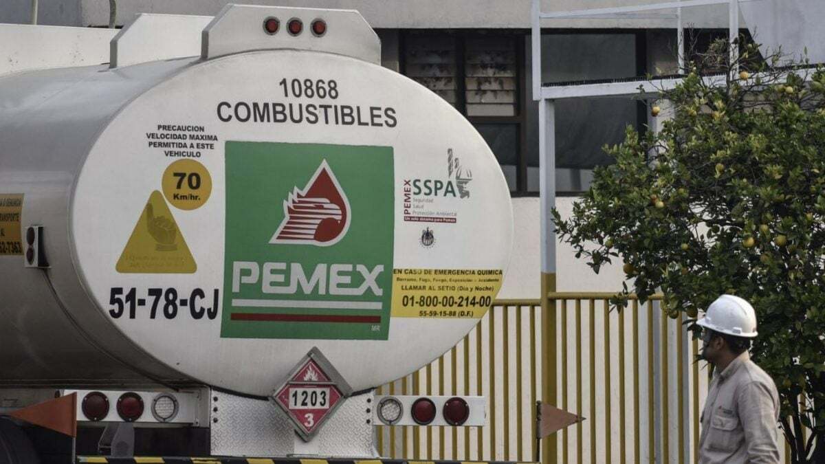 Pemex reporta producción de 1.8 millones de barriles diarios en la mañanera