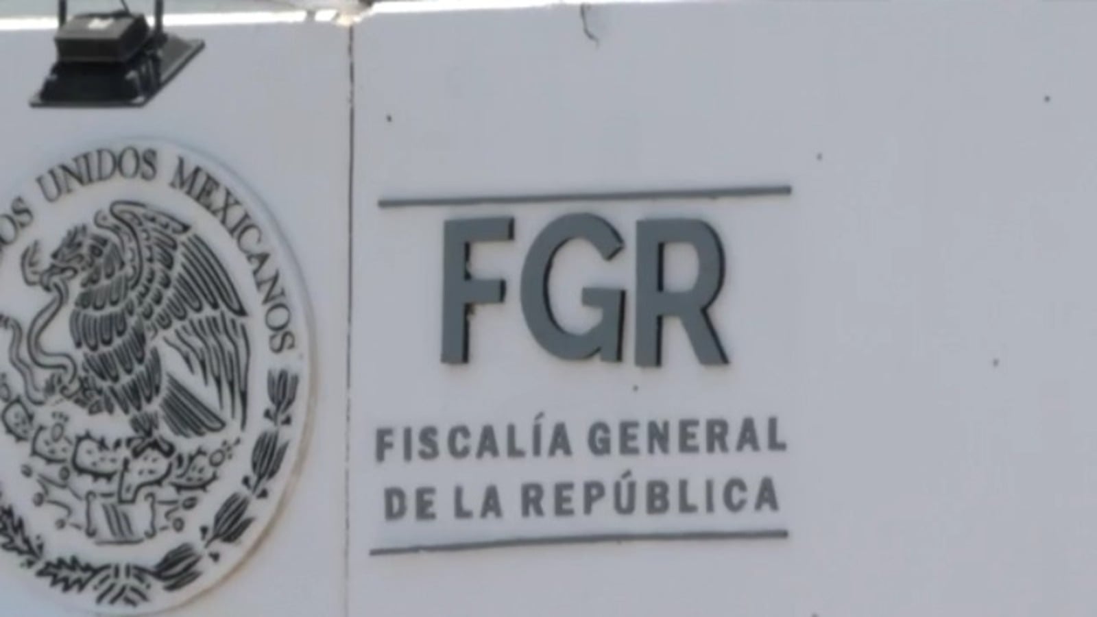FGR presenta 150 datos de prueba contra el exfiscal César Jáuregui