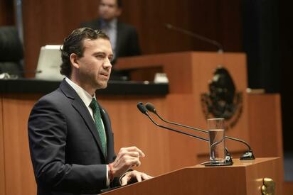 El senador Gabriel Elizondo anunció su voto en contra al señalar que los cambios catastrales podrían elevar los cobros y generar gastos a los municipios.