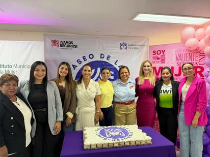 Celebran aniversario del Paseo de las Emprendedoras