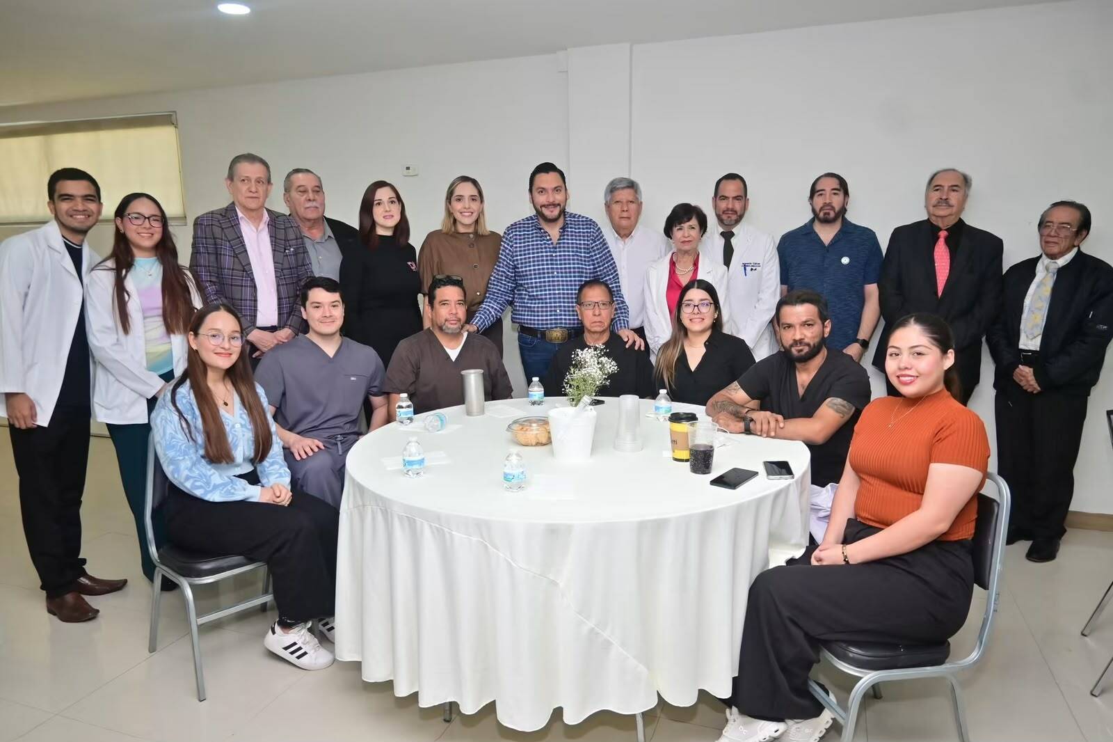 En el marco del Día de las y los Médicos, el alcalde de Monclova destacó la coordinación entre instituciones y adelantó acciones para fortalecer la atención