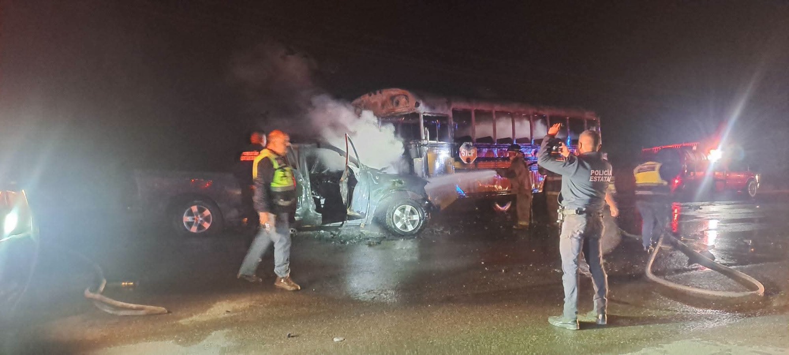 Muere calcinado tras chocar contra autobús de mineros en la carretera Palaú-El Sauz
