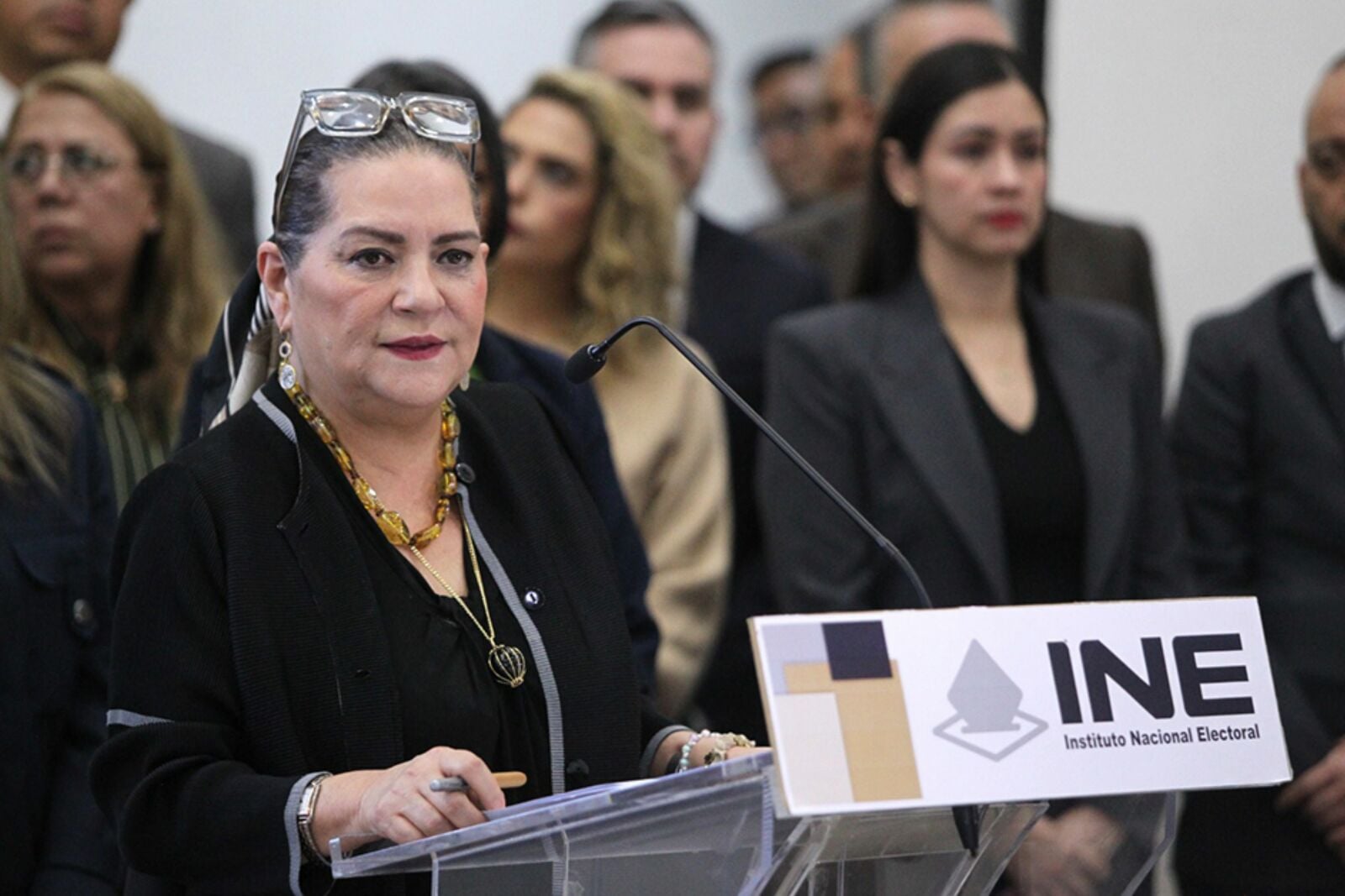 Taddei descarta renunciar al INE tras señalamientos por conflicto de interés