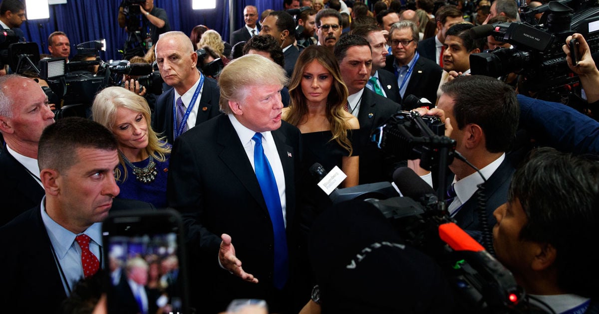 Trump vuelve a confrontar a periodistas de CNN, ABC News y NBC News